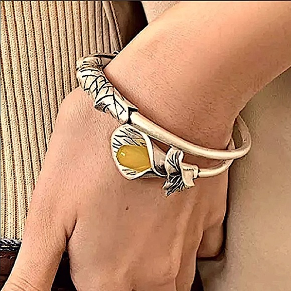 STERLING SILVER HANDMADE VINTAGE JADE FLOWER BANGLE BRACELET - Picture 3 of 13